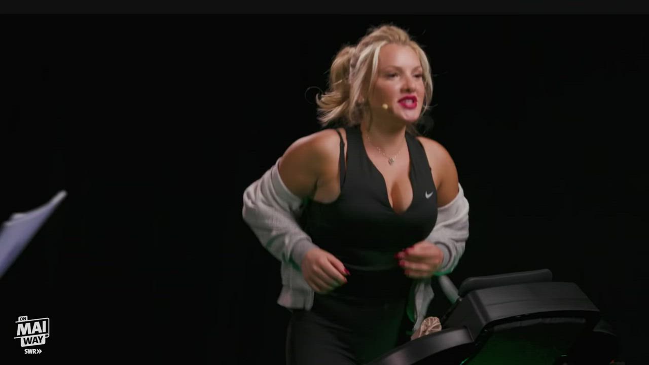 big tits blonde celebrity cleavage clothed german clip