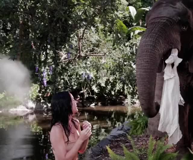 Katy Perry - Making of the Roar  Music Video - 02