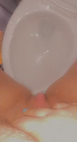 I love pissing while horny 🤤 (FtM) (he/him)