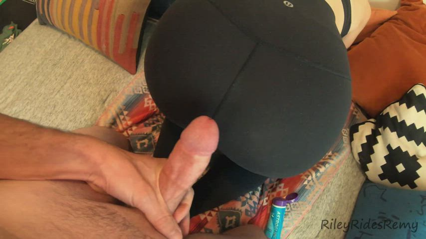 Perfect little bubble butt in Lululemon yoga pant gets sprayed with cum!!