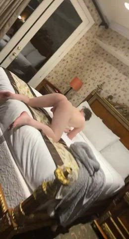 Twink hungry for BBC twerks his ass 😜