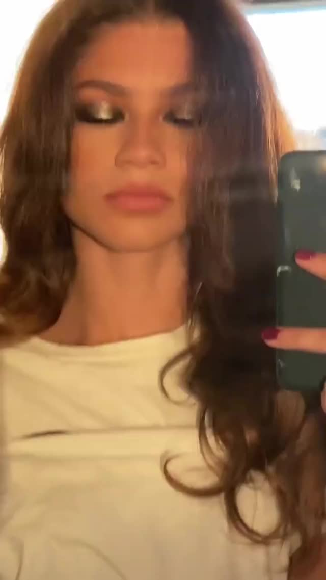 zendaya clip