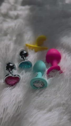 Hi! I just posted a video of me trying all these cute plugs on my Fansly (no ppv)!
