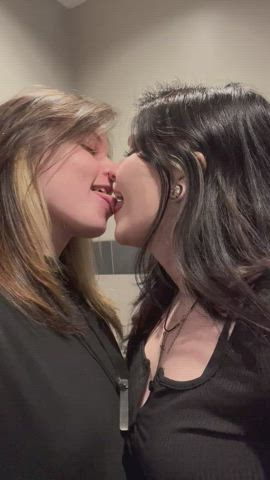 quick makeout at her birthday dinner ~