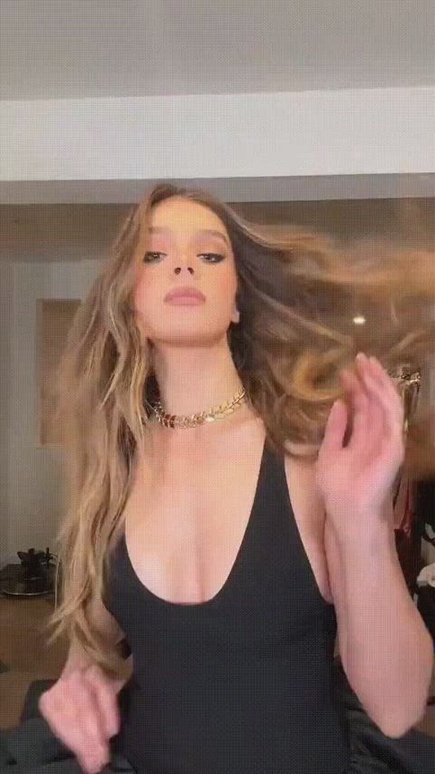 celebrity hailee steinfeld sexy clip