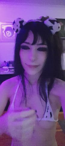 [Reddit] My cute gf needs a new job, suggest nasty or kinky jobs she should do and