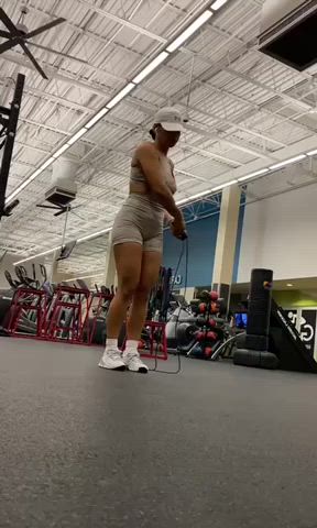 Bouncing Tits Gym Teen clip