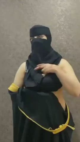 arab boobs hijab indian pakistani public clip