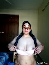 Indian 💋sexy and milk 😍boobs beauty playing with 😍boobs full video