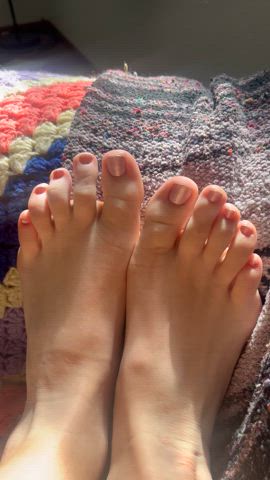 cute feet toes clip