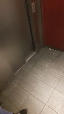 big dick elevator foursome girls horny hostel public sucking clip