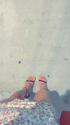 My feet feel happy in high heels. 👠❤️