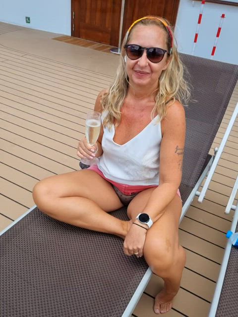 cruise exhibitionism exhibitionist gilf milf pussy sex tape tits clip