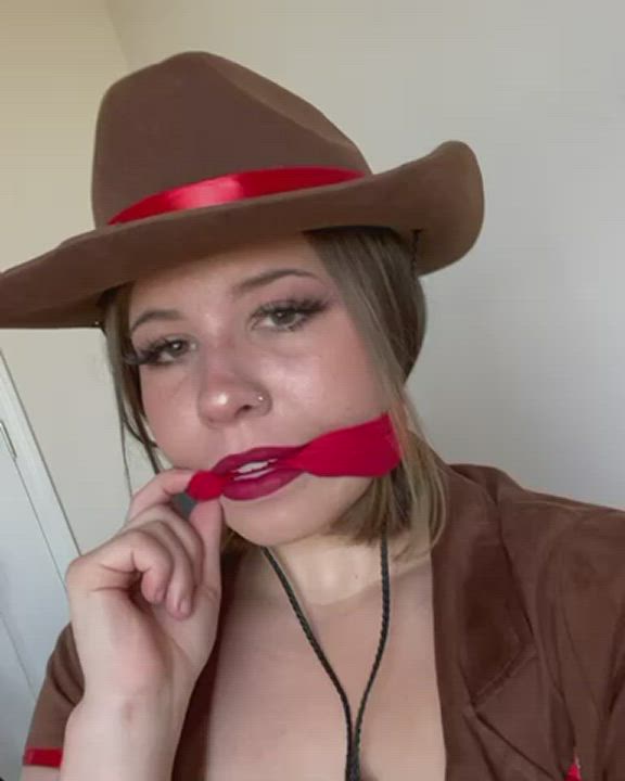 Cowgirl damsel removing cleave gag [F] 🤤