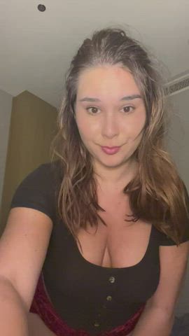 Even thoigh i am not wearing any make up ! Do u still like my big asian boobs ☺️