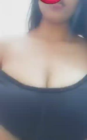 Horny babe showing her huge tits link in comment