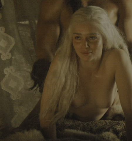 Emilia Clarke clip