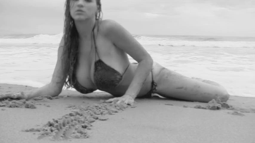 beach big tits bikini celebrity fake tits german huge tits model non-nude tease clip
