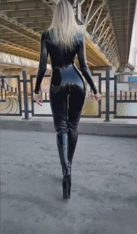 amateur bdsm blonde high heels latex long hair outdoor clip