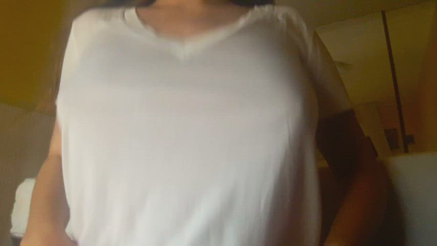 Do you like this view of my natural young tits? [19]