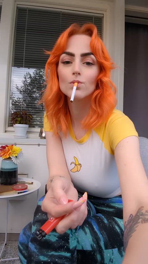 big tits redhead smoking white girl girls-in-yoga-pants girls-with-neon-hair clip