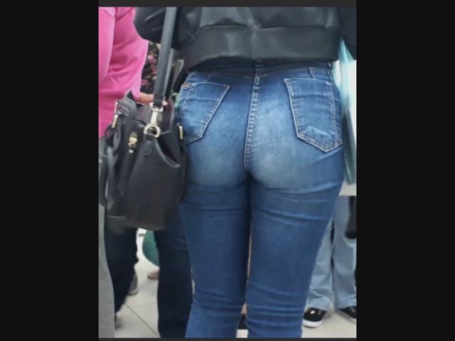 ass big ass booty fetish voyeur tight jeans candid hidden camera clip