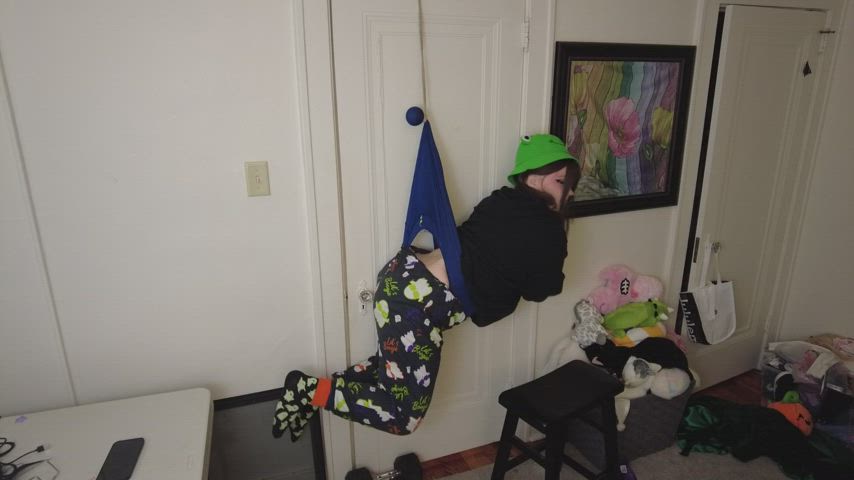 Tried out a new way for me to do hanging wedgies.. This was very embarrassing.