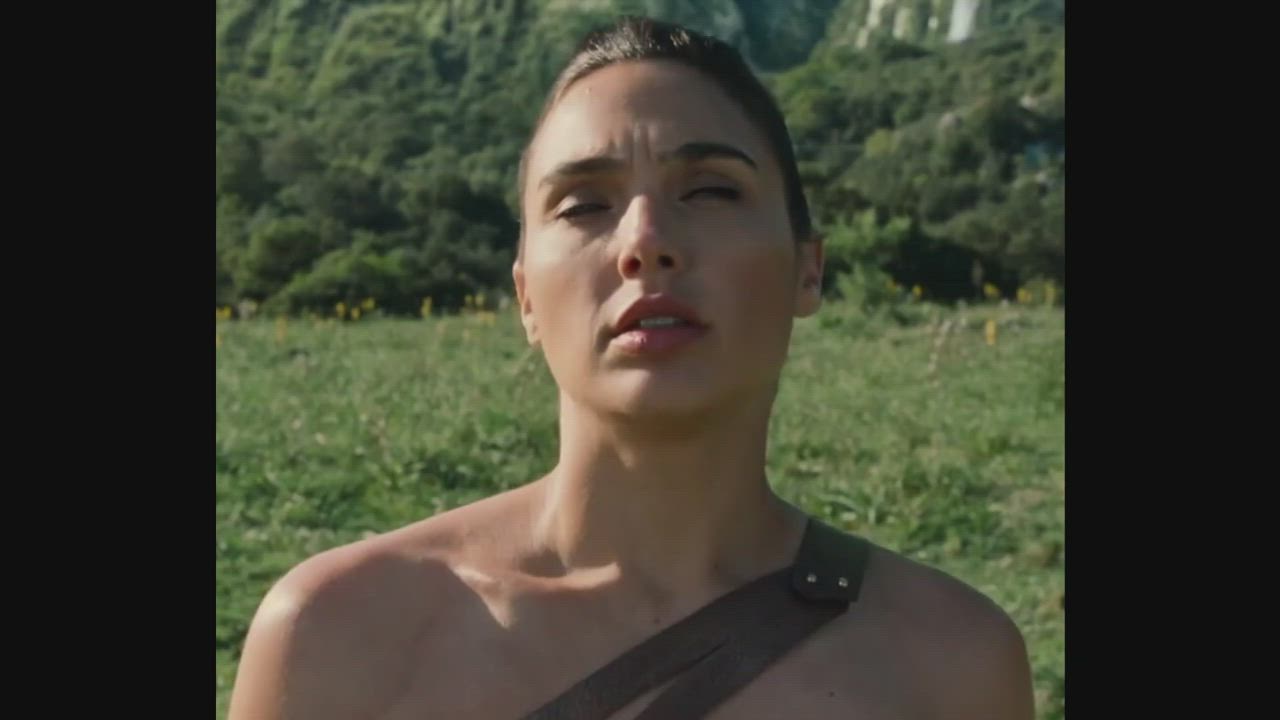 Imagine sucking gal gadot's pussy licking it like ice cream ..and her expressions