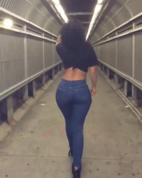 alyssa sorto walking in tight jeans