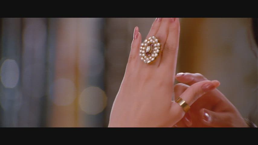 Bollywood Boobs Cleavage Hotwife MILF Saree clip
