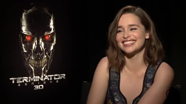 Emilia Clarke from Game Of Thrones Giggles Uncontrollably and it's ADORABLE! (online-video-cutter.com)