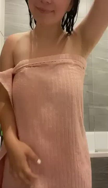Areolas Ass Bathroom Big Nipples Brunette Huge Tits Shaved Pussy clip