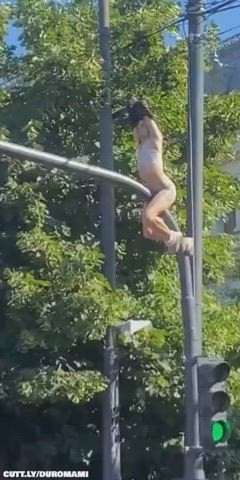 amateur argentinian ass exhibitionist flashing public strip striptease twerking clip