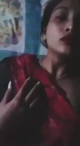 (NSFW) Desi babe shows boob press reel for bf
