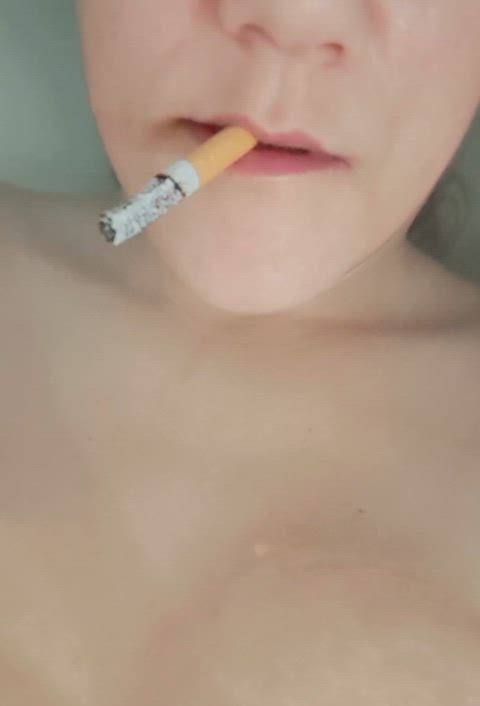 close up lips smoking valerierayne13 bathtime-beauties smoking-fetish clip