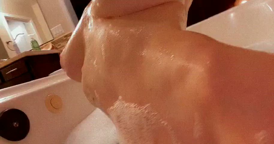 bathtub big tits soapy clip