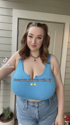 Big Tits Cleavage Huge Tits clip