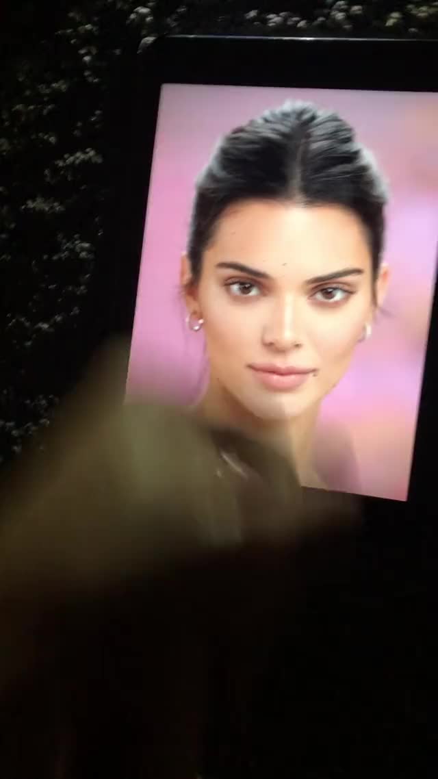 Kendall Jenner is stunning!