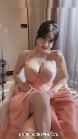 19 years old babe big tits boobs busty korean tits clip