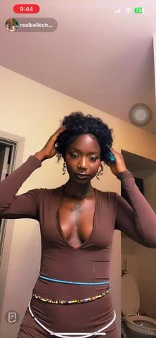 accidental braless ebony nipslip tiktok clip