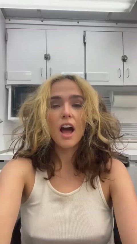 celebrity pokies zoey deutch clip