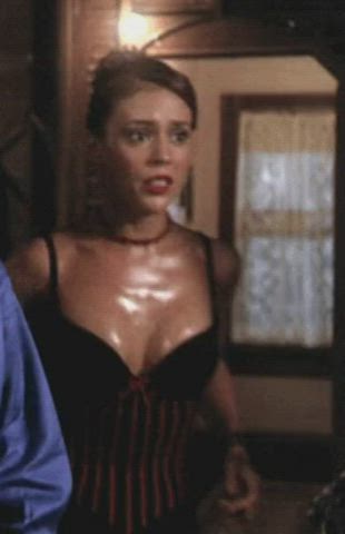 alyssa milano cleavage wet clip