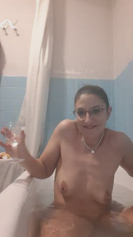 Glasses Granny Mature Peeing Pussy Spread Saggy Tits clip
