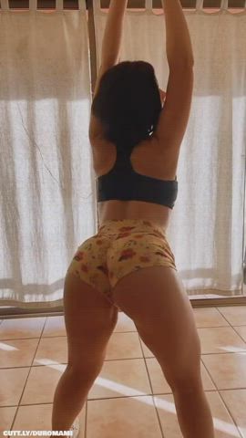 Amateur Ass Big Ass Compilation Dancing Pawg TikTok Twerking Yoga Pants Porn GIF