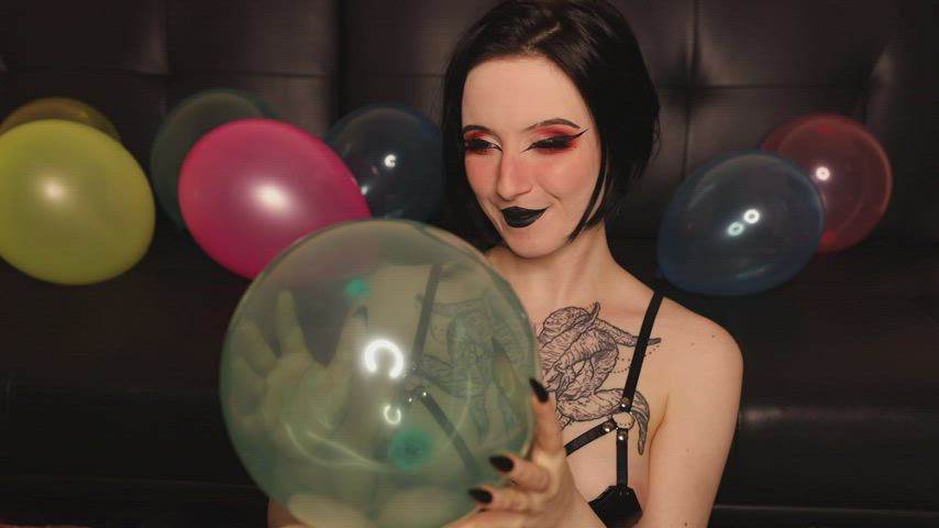 Balloon popping bonanza! This is my first ever proper looner clip and I will admit