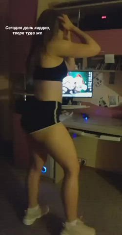 Big Ass Russian Twerking White Girl clip