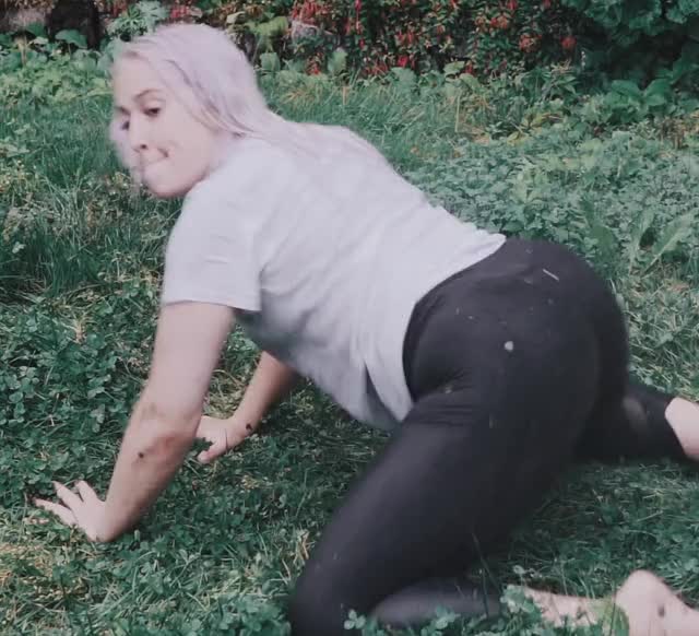 Yard Twerking