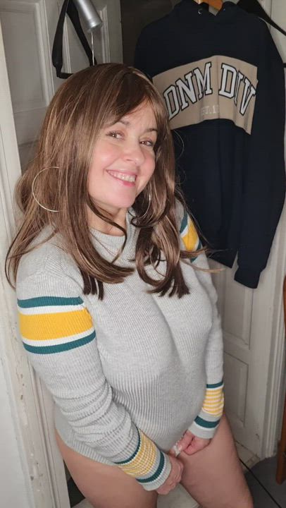 If the Dads at School only knew... 5'3" [f][51, one kid] Sweater Puppies!