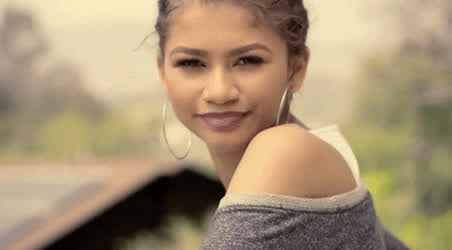 Zendaya clip