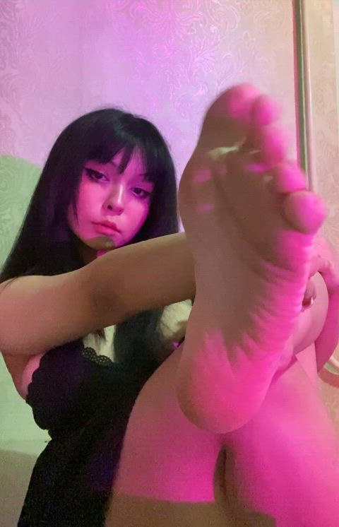 I want you to kneel down and kiss every inch of my beautiful feet [OC]